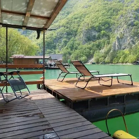 Apartment Floating