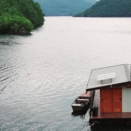 Floating Apartment Radenovici