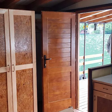 Floating * Radenovici